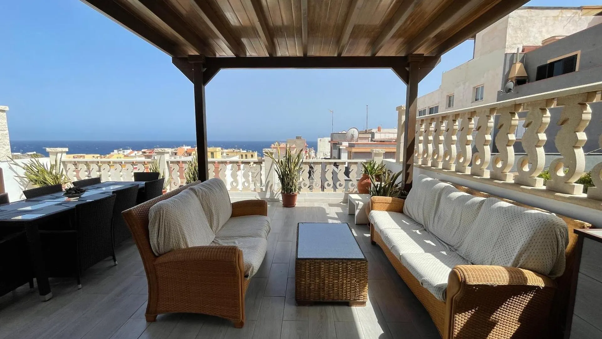 Casa Brisa Del Mar contacts